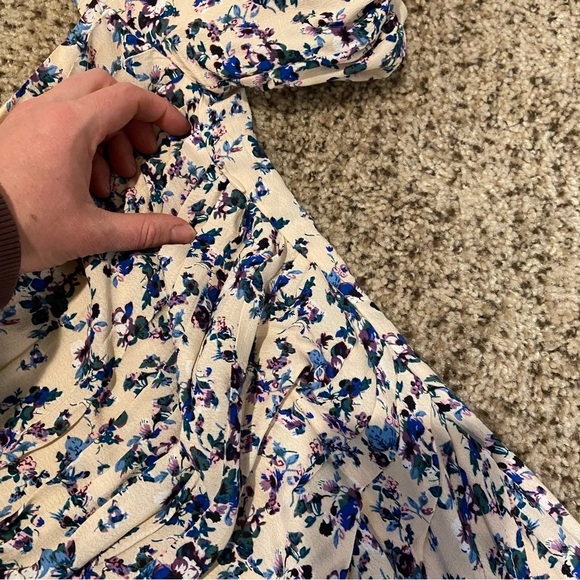 ASTR the Label SQUARE NECK BUBBLE SLEEVE DRESS IN CREAM MULTI DITSY - Picture 5 of 9